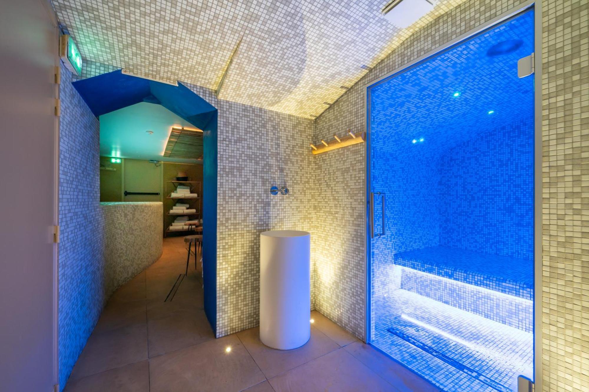La Finca Hotel & Spa Париж Екстериор снимка